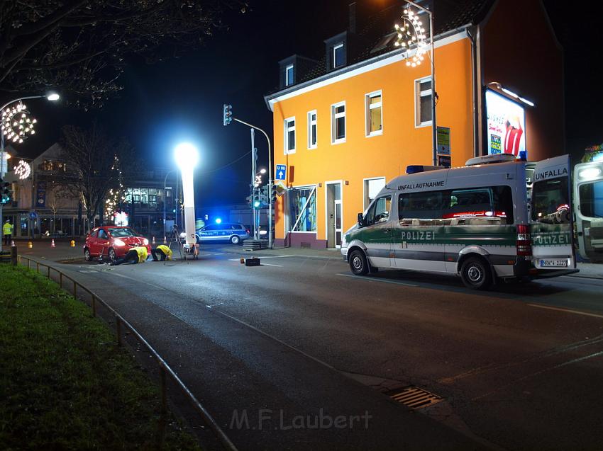 VU Rad gegen PKW Koeln Rath Roesratherstr Eilerstr P01.JPG